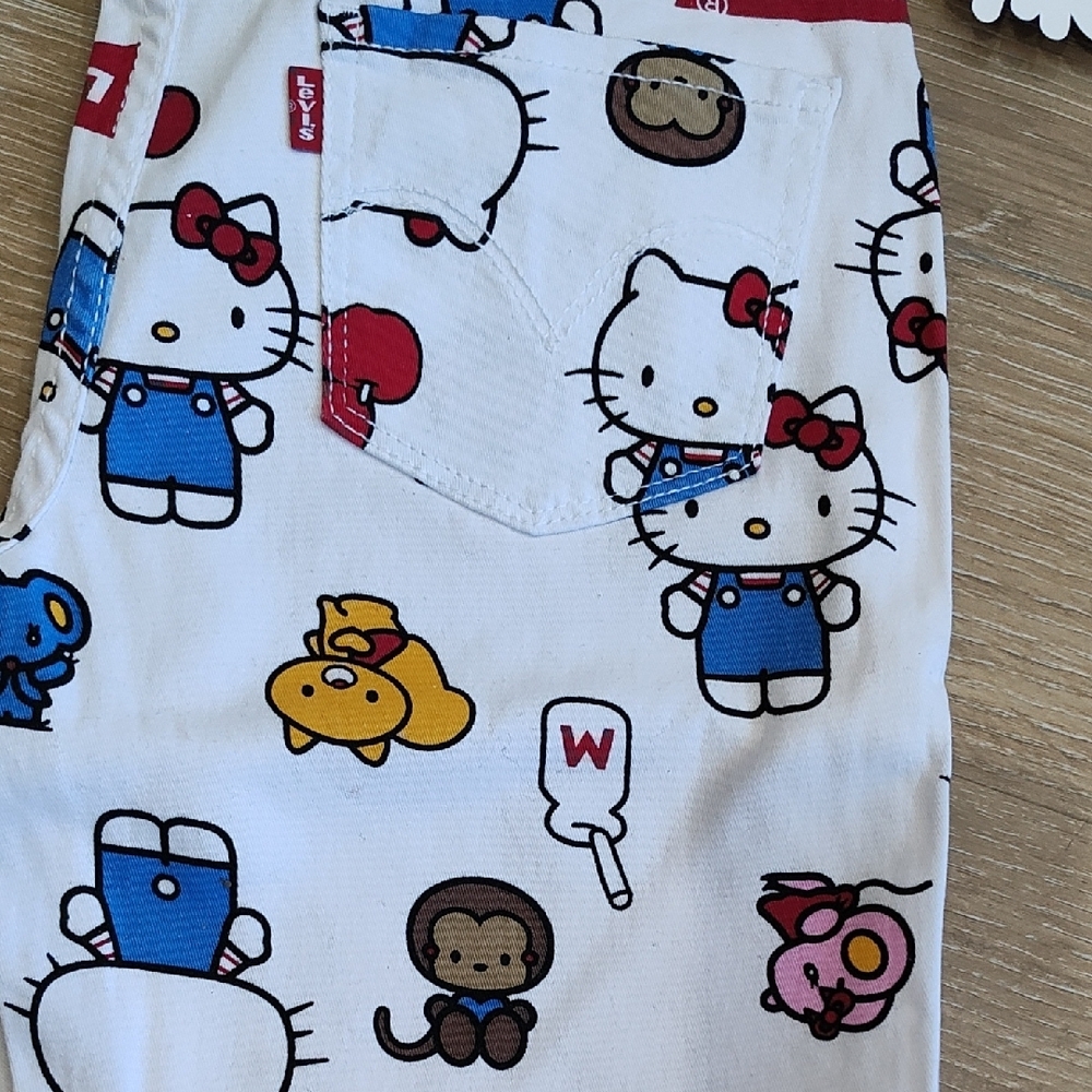 Levi's Hello Kitty Patterned Jeans - Picture 2 of 5